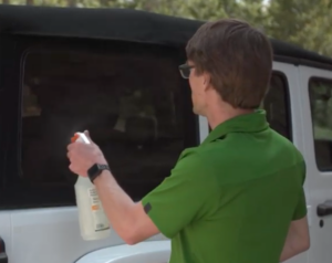 How to clean your Wrangler’s soft top windows