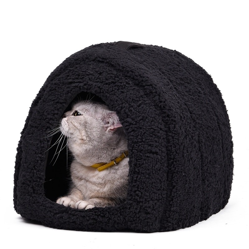 Warm Cat House For Winter