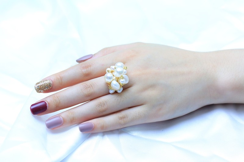 Women's Big Ring with Natural Pearls