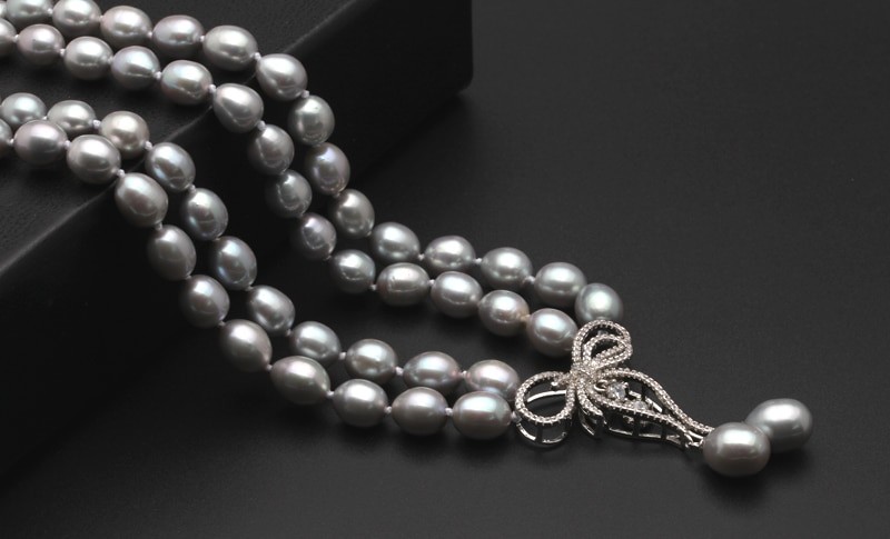 Artistic Pearls Choker for Women