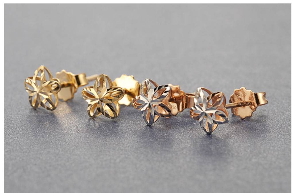 Women's 18k Gold Delicate Flower Earrings
